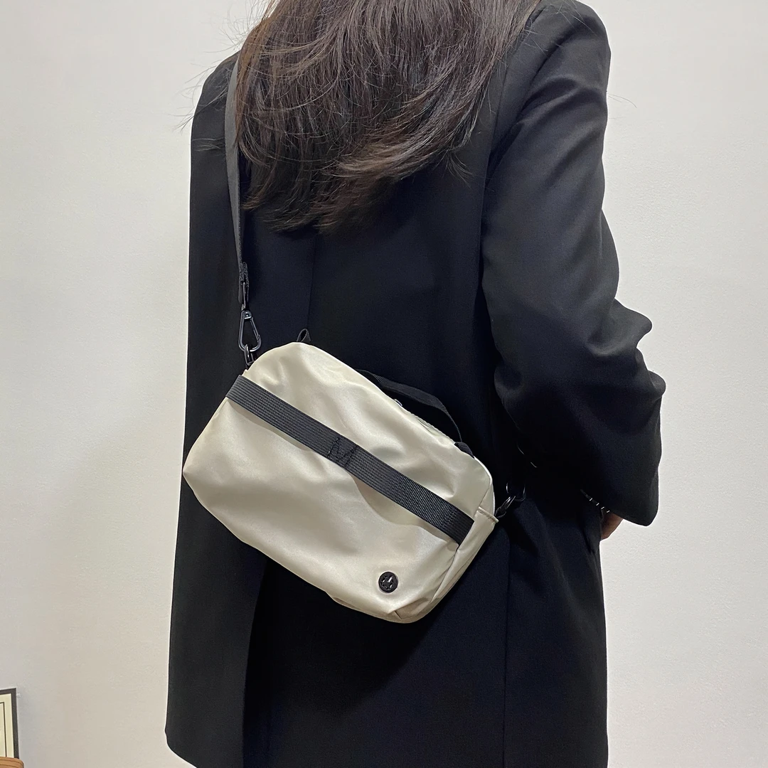 原创无性别小众设计防水牛津布小方包男单肩斜挎小包轻便百搭包女