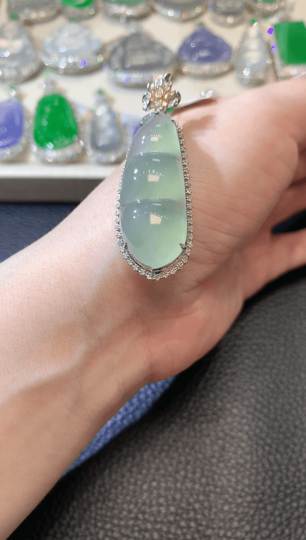 【闪购商品】翡翠吊坠(不含链)18K金镶嵌C27