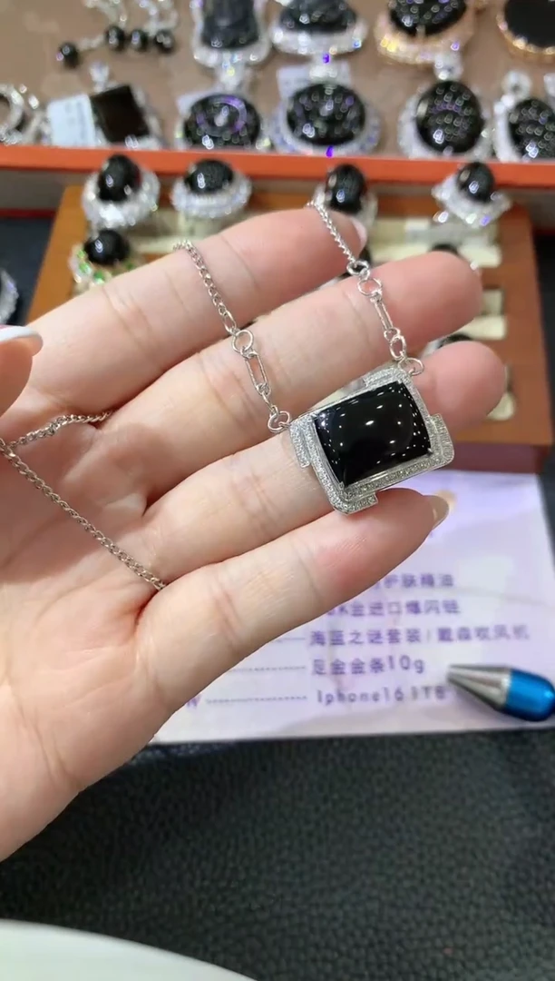 【闪购商品】翡翠套链18K金镶嵌D67