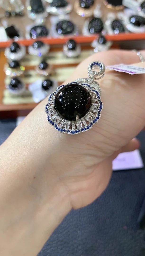 【闪购商品】翡翠吊坠(不含链)18K金镶嵌D82