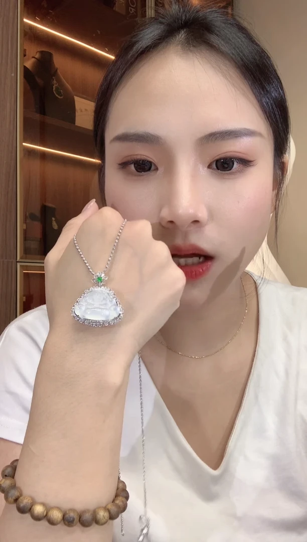 【闪购商品】翡翠吊坠(不含链)18K金镶嵌D18