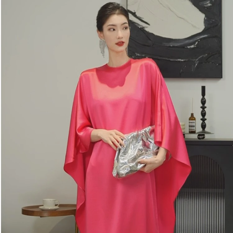 芈莱尤优——2023夏季新款高级轻奢玫红披肩款连衣裙L23-5139