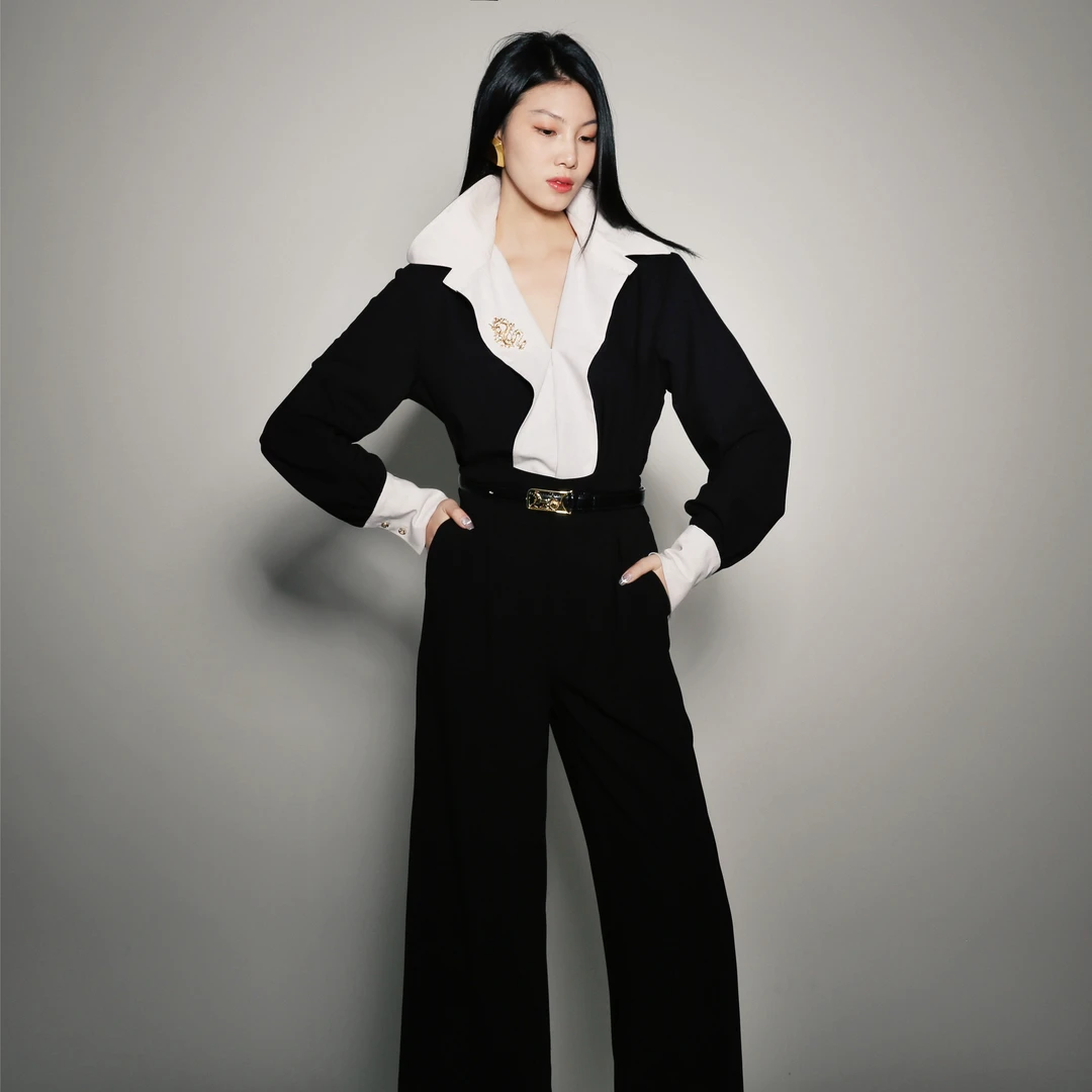 芈莱尤优——2023新款轻奢黑白撞色拼接衬衣C23—8155