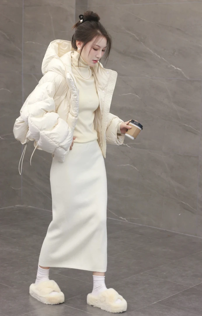 【MY LIFE】   PLAN/高端白鸭绒系列/缎面连帽羽绒服        66MY31