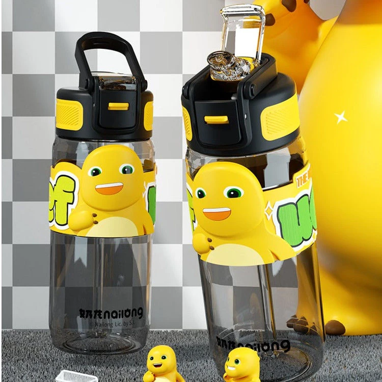 奶龙卡通儿童水杯tritan材质上学个性便携吸管杯学生儿童塑料杯