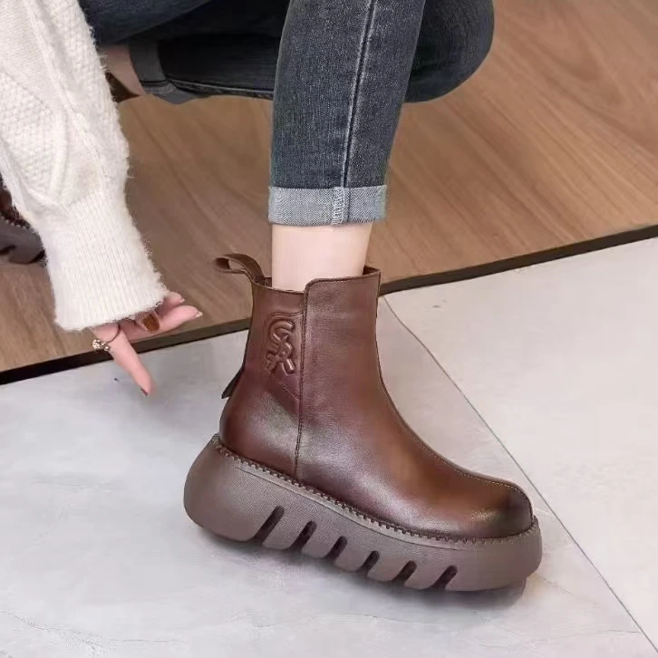 686-5冬季新品复古时尚牛皮厚底防滑加绒保暖舒适百搭女士短靴