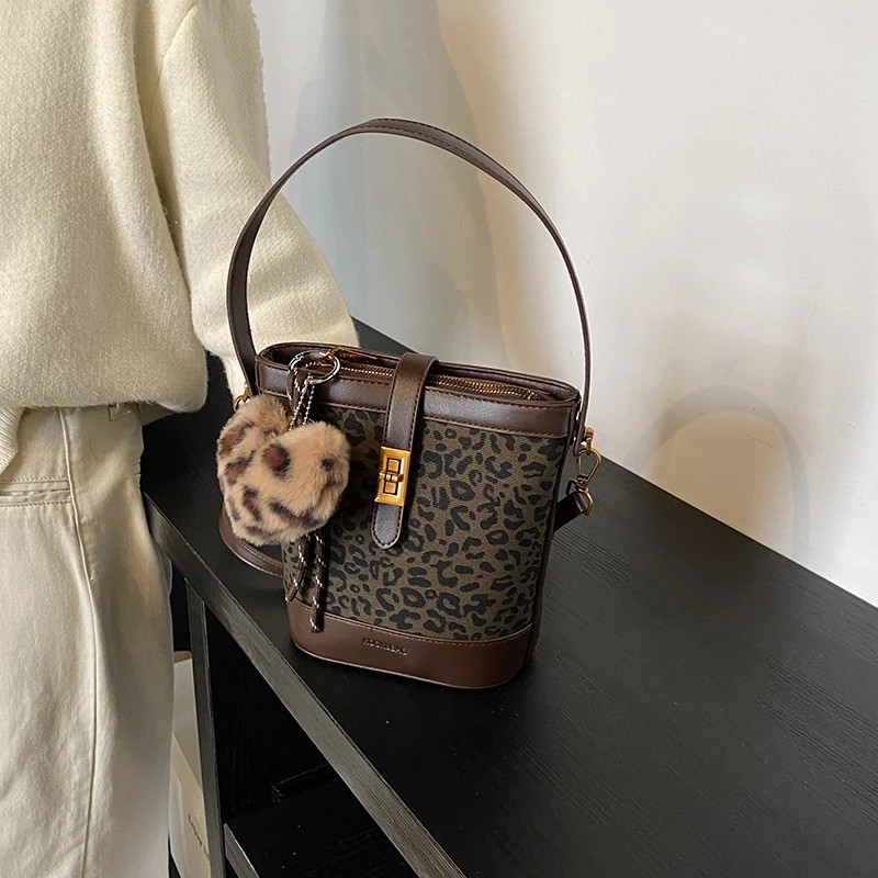 【D551-D650】6.29新款秋冬时尚洋气百搭单肩包女士轻奢女包