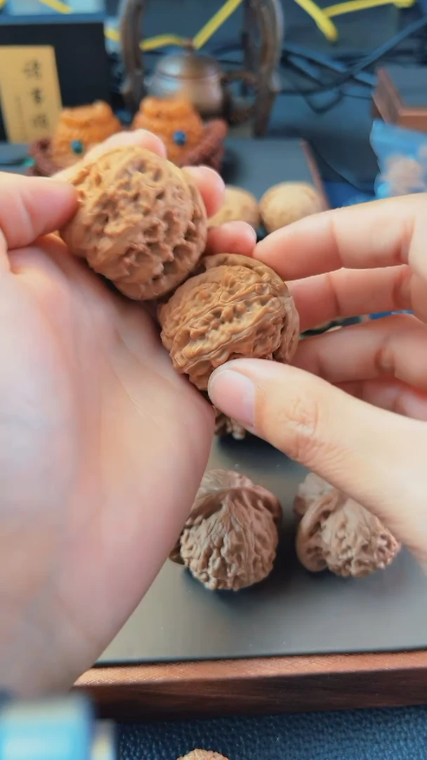 【闪购商品】桃核把件白狮子文玩核桃