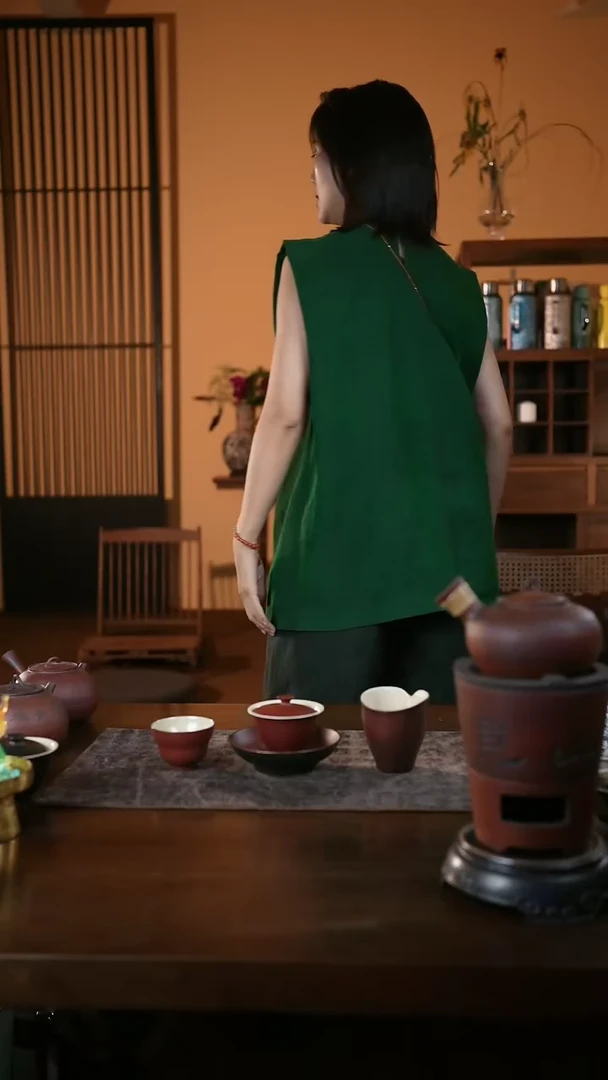 【闪购商品】 憨憨专选-绿色背心-