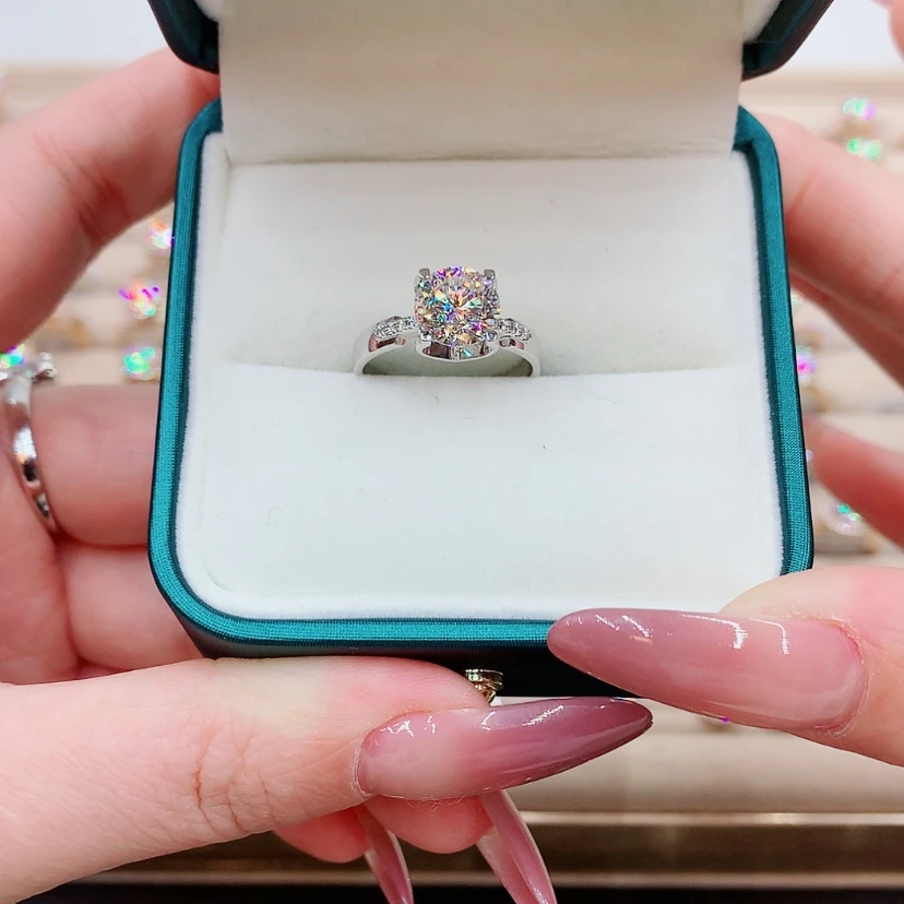 【闪购商品】合成碳硅石戒指/指环18K金镶嵌