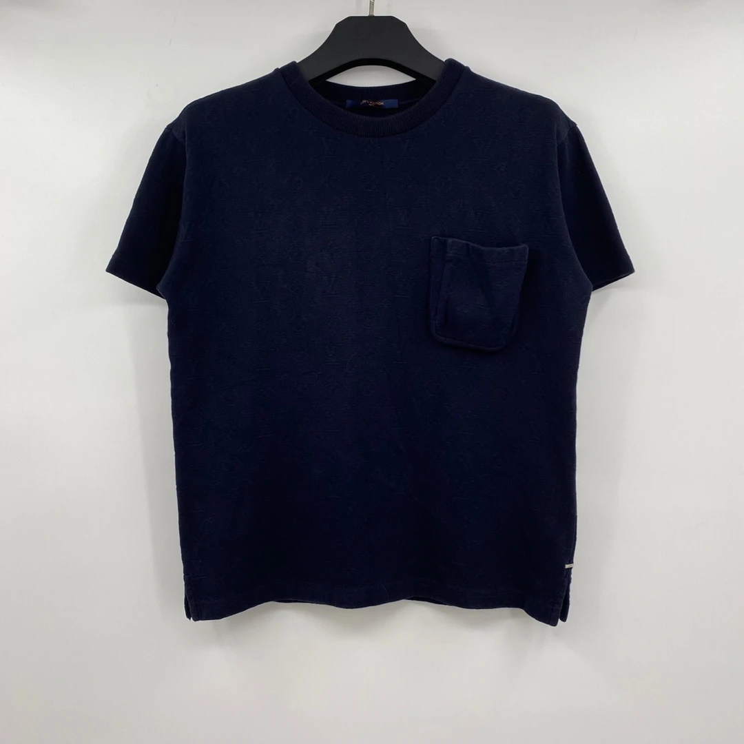 95新 Louis Vuitton 深蓝色暗纹满印胸前口袋短袖 S