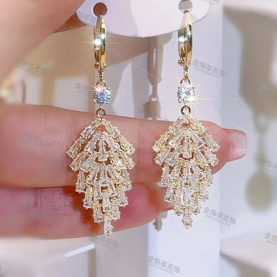 铜合金合成锆石耳饰 气质时尚百搭轻奢精致小众优雅奢华耳环J221