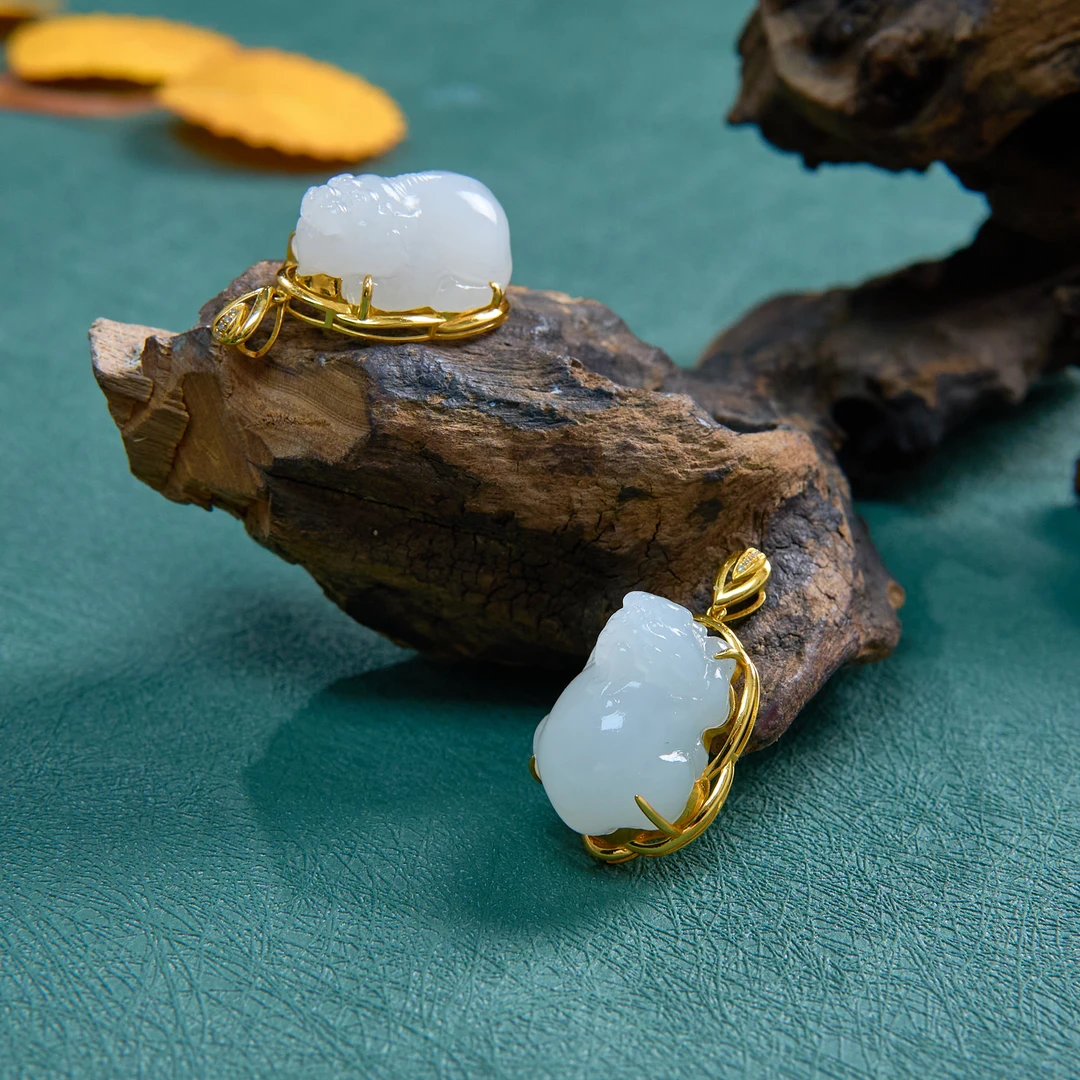 菲菲珠宝好*18K和田玉约23*16mm吊坠-多样性发一