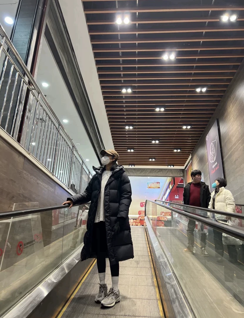 24ss小王推鹅绒情侣冬季百搭训练服外套