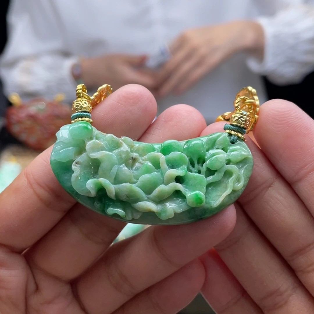 翡翠颈饰未镶嵌代编织