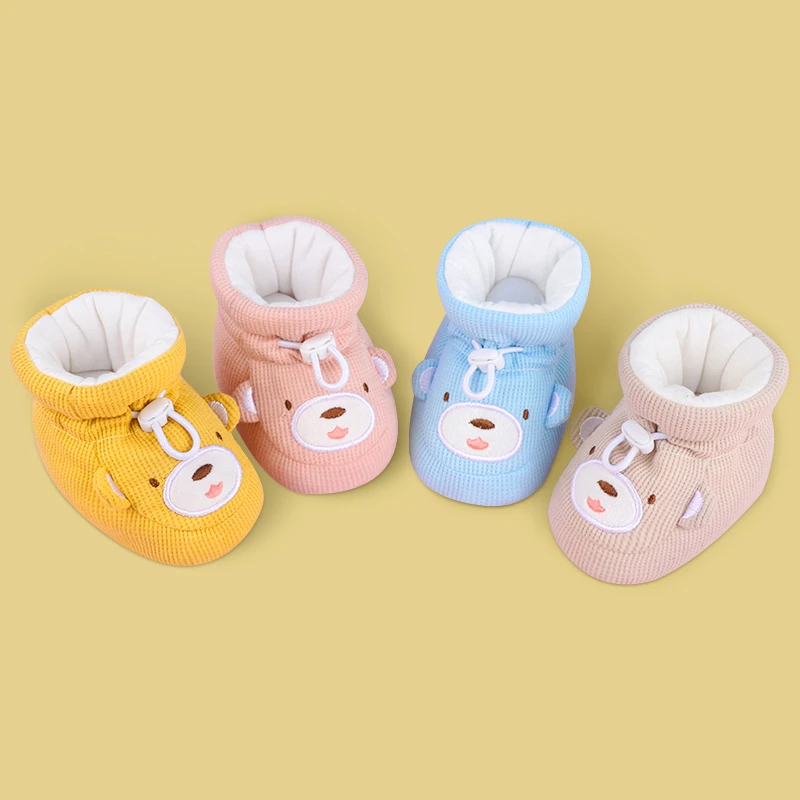 冬季新生儿0-12个月加绒保暖宝宝鞋软底防滑加厚棉鞋可爱卡通护脚