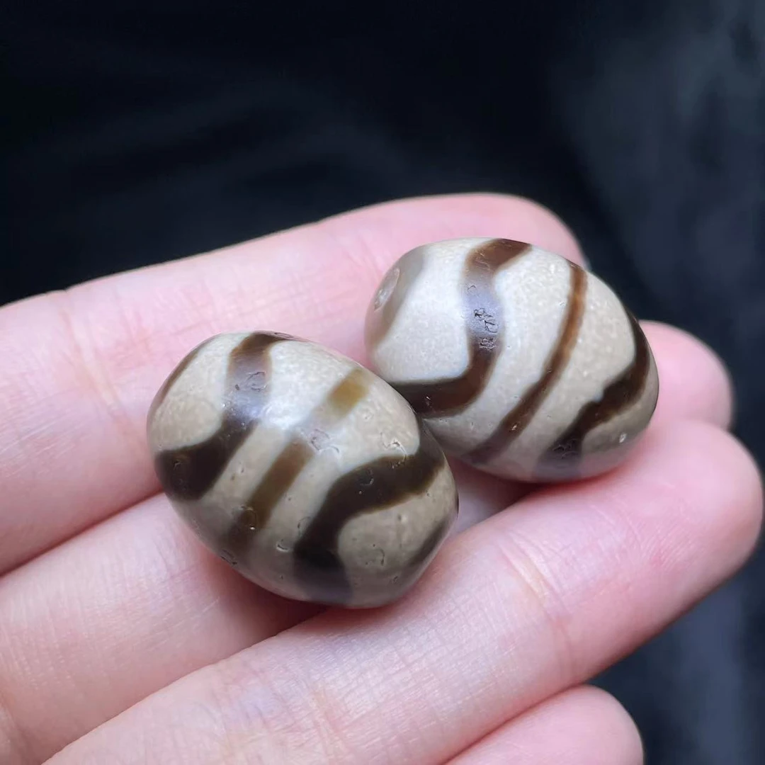 【曹大掌柜精选】14  G4941-双虎牙玛瑙吊坠-20*15mm-多样性发其一