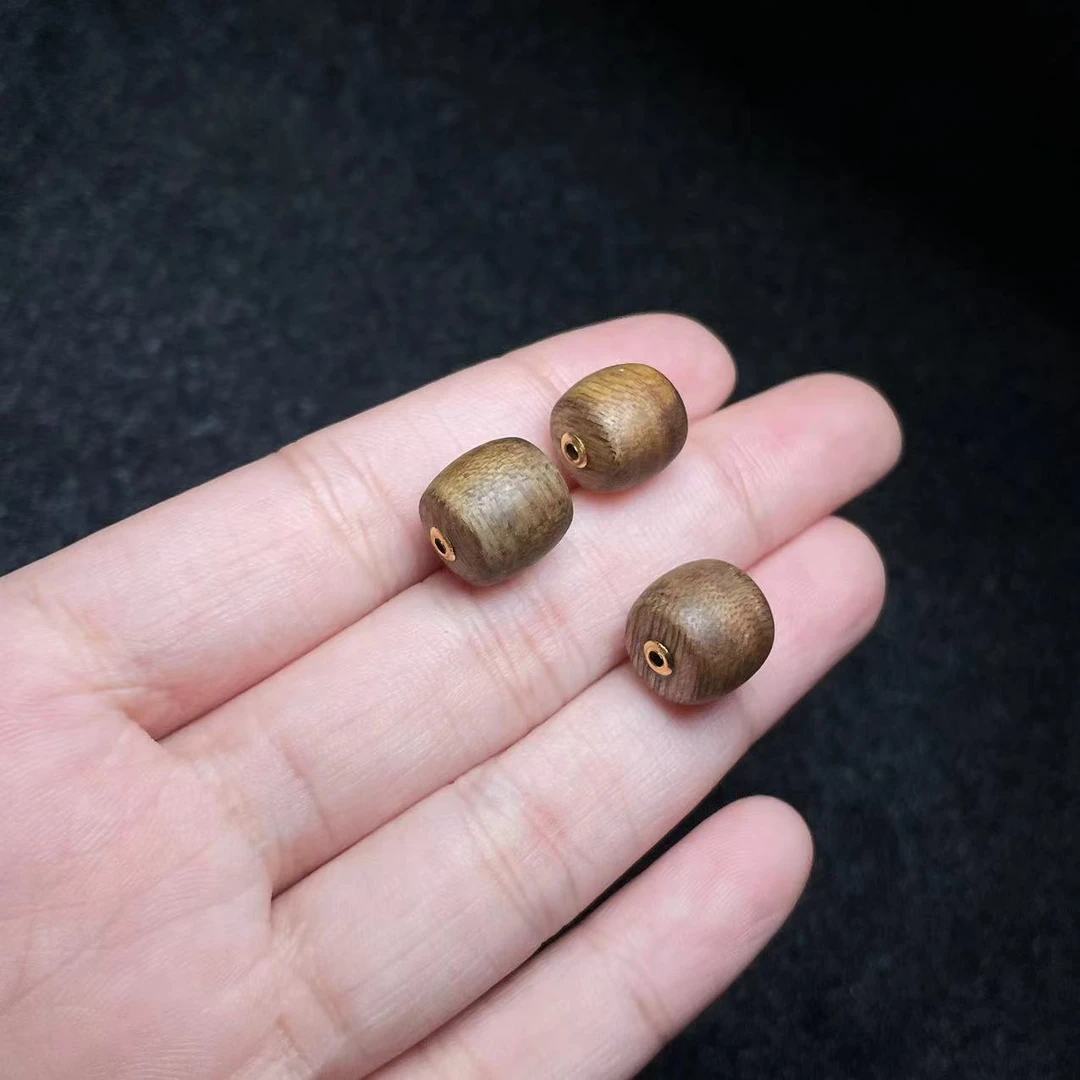 【曹大掌柜精选】19   G476- 18k金镶嵌沉香吊坠多样性发其一（曹哥）