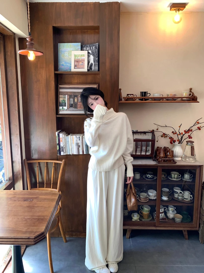 UC定制~慵懒风冬季高领针织设计感上衣+高腰直筒阔腿裤子