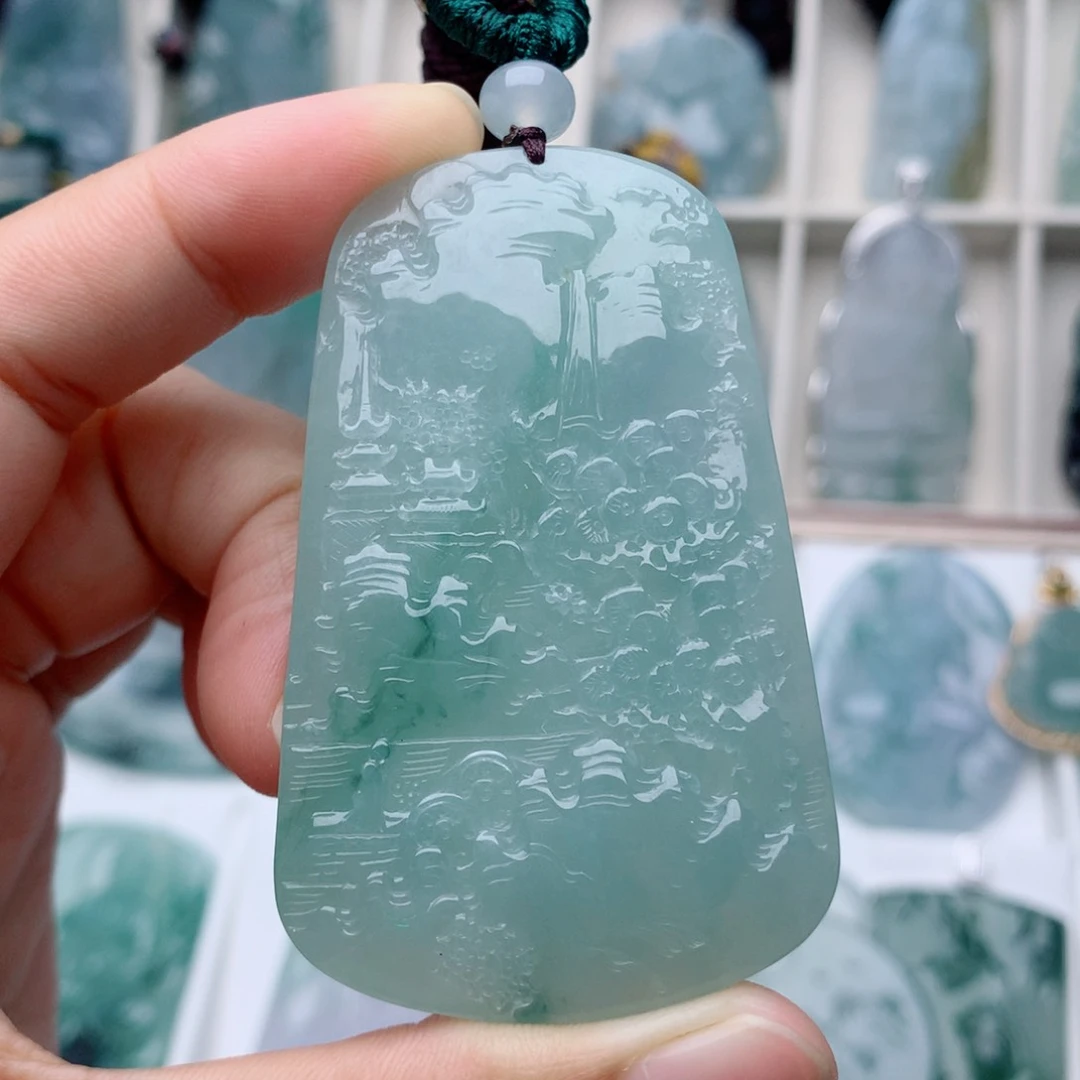 翡翠颈饰未镶嵌风***香山水