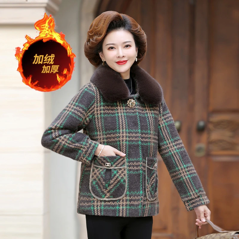 新款妈妈冬季秋冬装加绒外套中老年女短款时尚洋气加厚毛呢上衣
