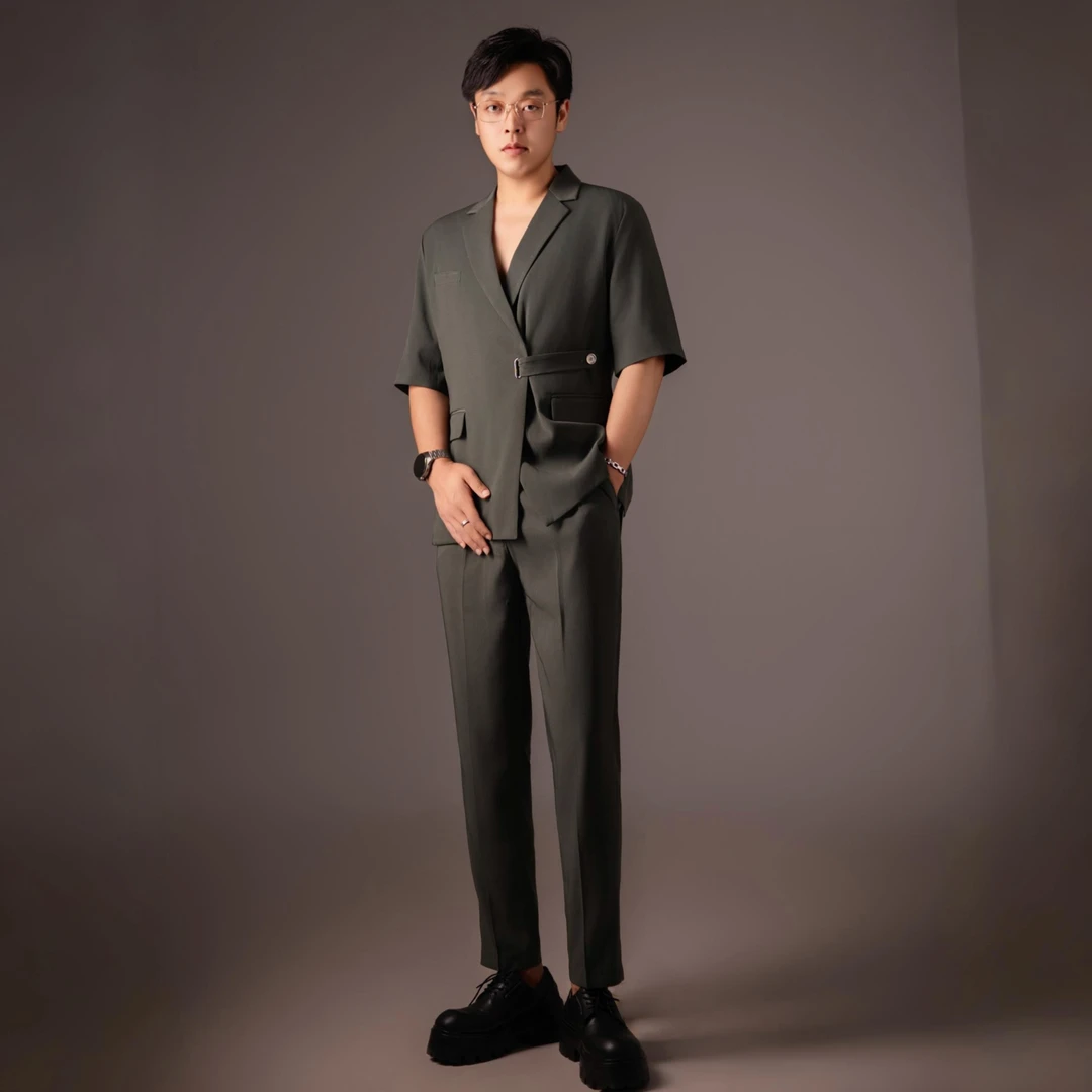 【FunctionBoutique】夏季男士薄款西装轻熟风短袖高端西服套装韩版