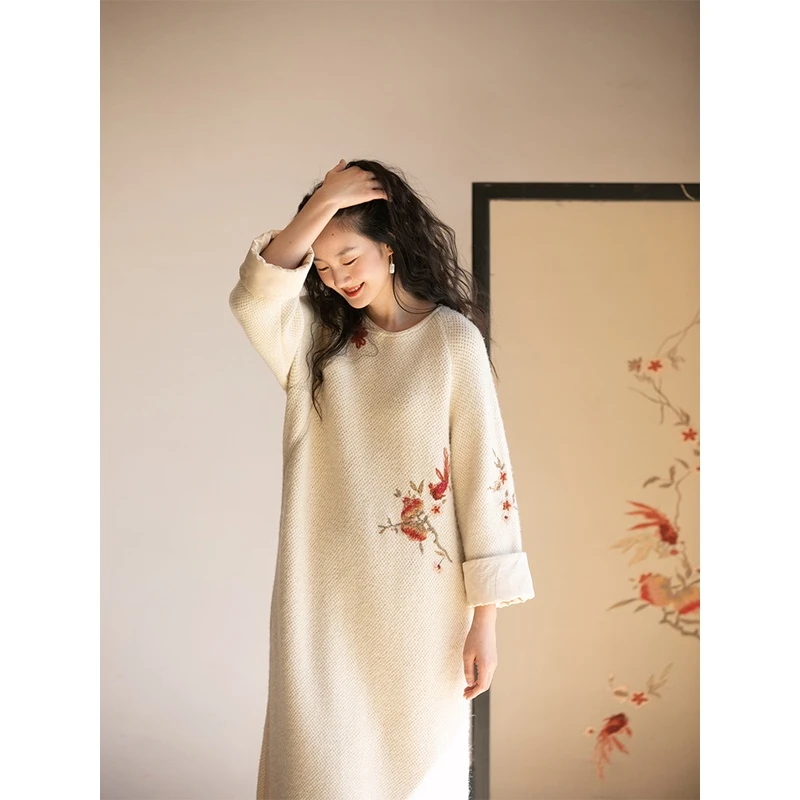 牧衣游原创 「欧若风」新中式绣绒感保暖长裙 掬水月