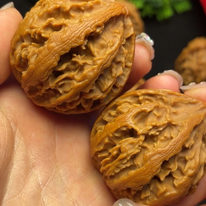 文玩核桃吊坠秦岭野生核桃