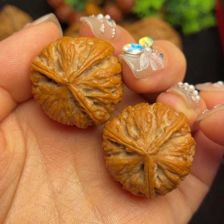 文玩核桃吊坠秦岭野生核桃