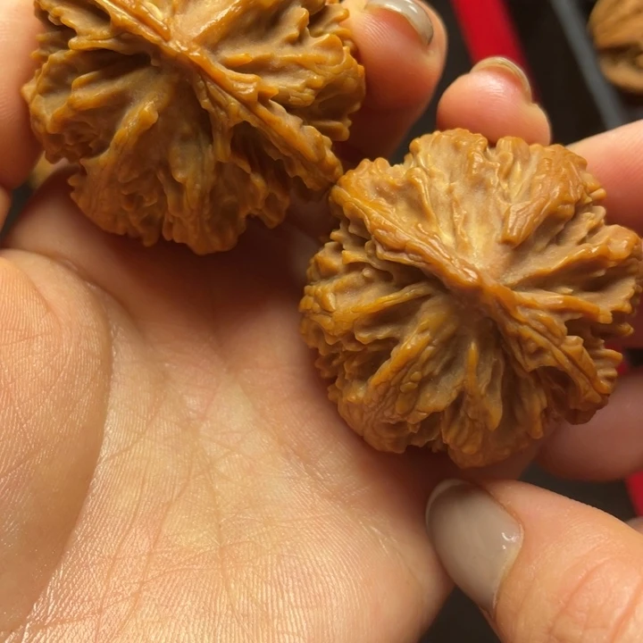 文玩核桃吊坠秦岭野生核桃