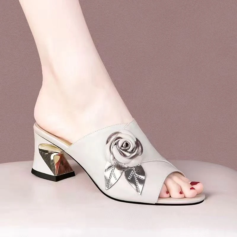 山茶花夏季真软皮粗跟凉拖鞋女士时尚2024新款外穿百搭一字拖防滑