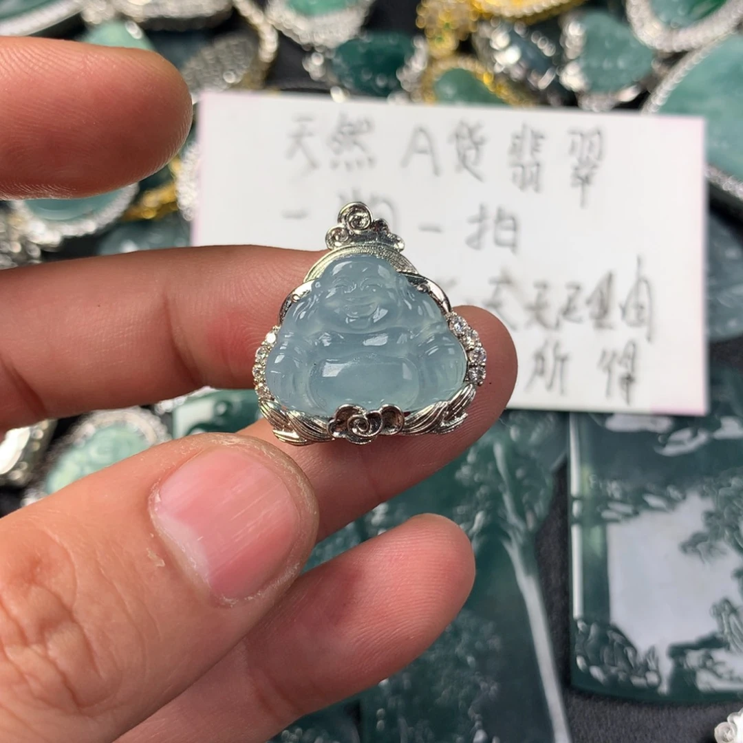 翡翠颈饰未镶嵌L****?佛公