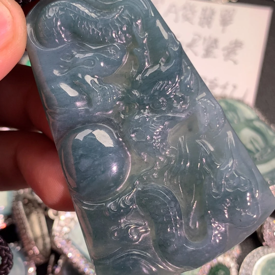 翡翠颈饰未镶嵌龙牌