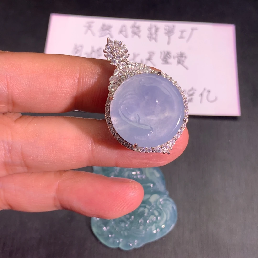 翡翠颈饰未镶嵌双鱼