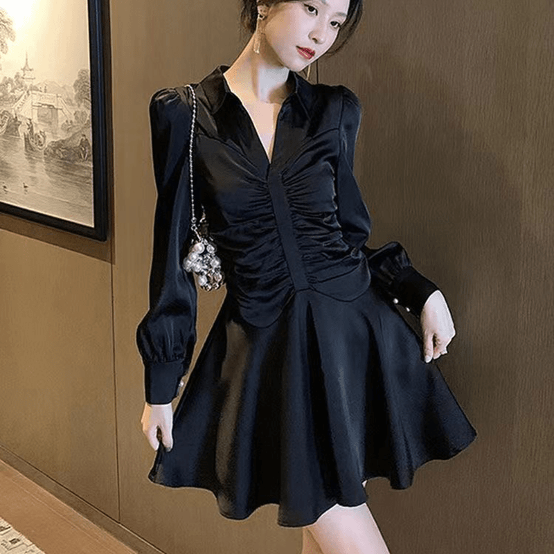 赫本风收腰长袖连衣裙女2023秋季新款御姐名媛褶皱显瘦洋气小黑裙