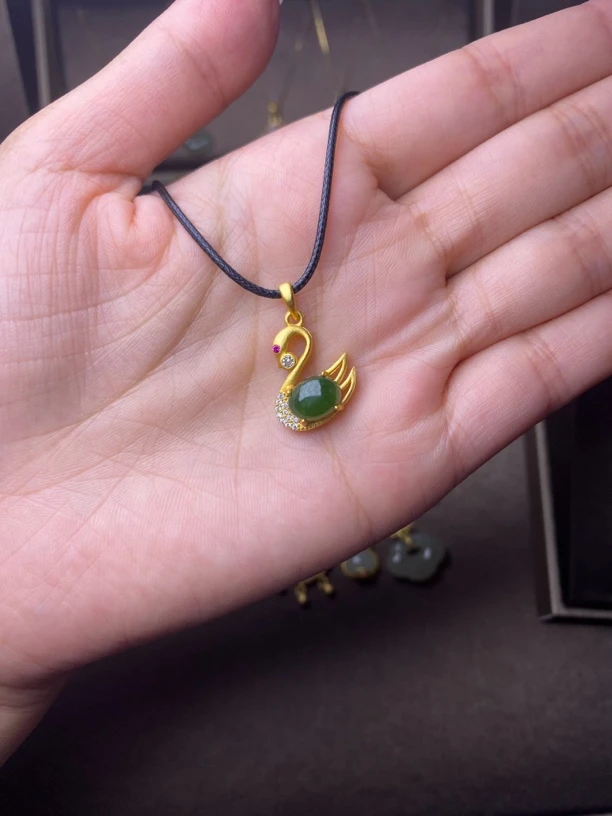 和田玉 碧玉 天鹅23*14精致吊坠