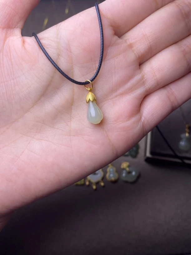 和田玉 小玉兰花