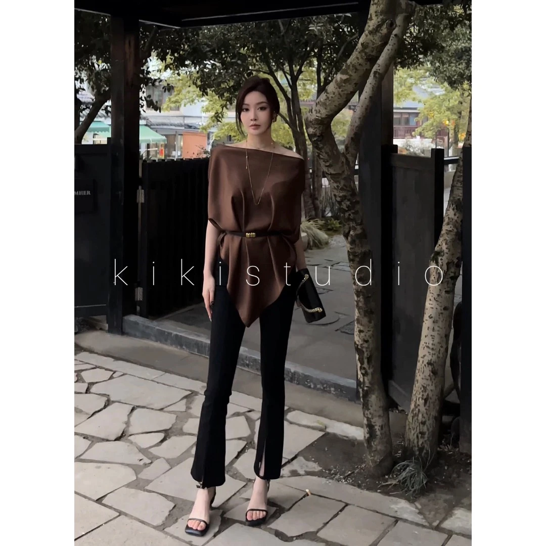 KIKI《西海岸》不规则露肩一字肩丝滑上衣