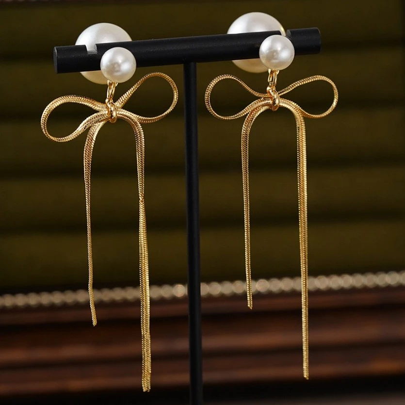 铜合金仿珍珠耳饰 气质轻奢时尚百搭个性精致简约小众耳饰LY0517