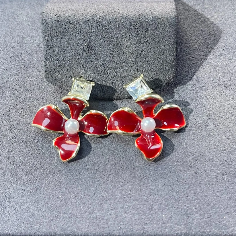 铜合金仿珍珠耳饰 气质轻奢时尚百搭个性精致简约小众耳饰KH4053