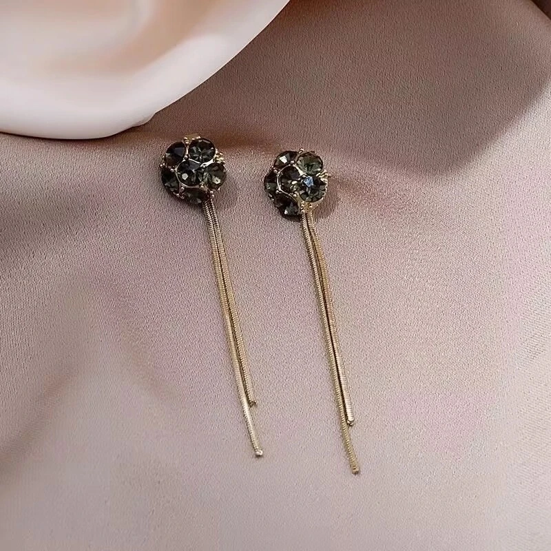 铜合金合成锆石耳饰 气质轻奢时尚百搭个性精致小众耳饰LY0621