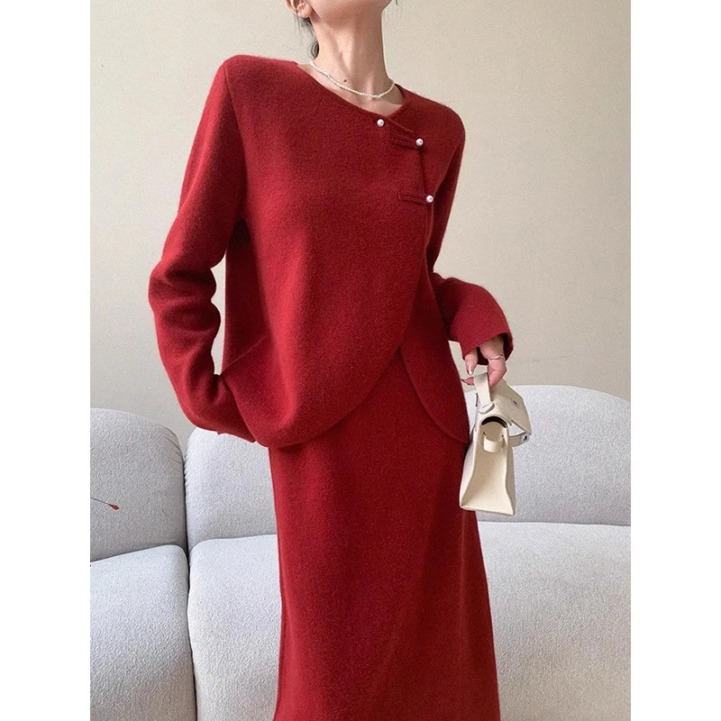 现货厂家清仓 酒红色针织连衣裙女 设计感小z气质两件套装裙