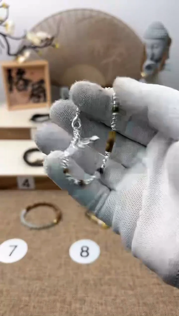 【闪购商品】碎银虎眼石手链