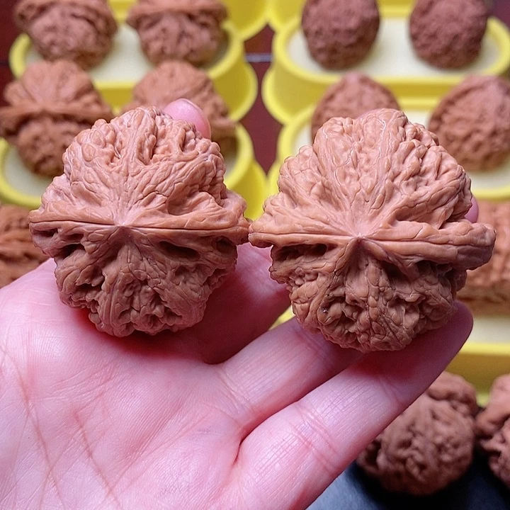 文玩核桃把件阿*粗筋。  全品。 43