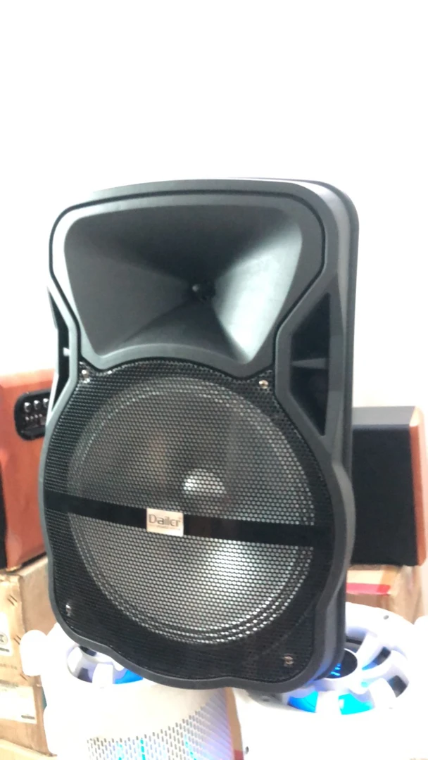 单咪拉杆蓝牙音箱