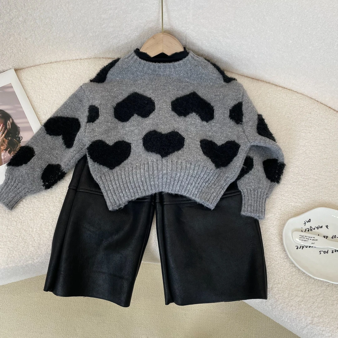 女童韩版厚款爱心毛衣加绒皮裤2024冬装新款时髦洋气两件套百搭潮