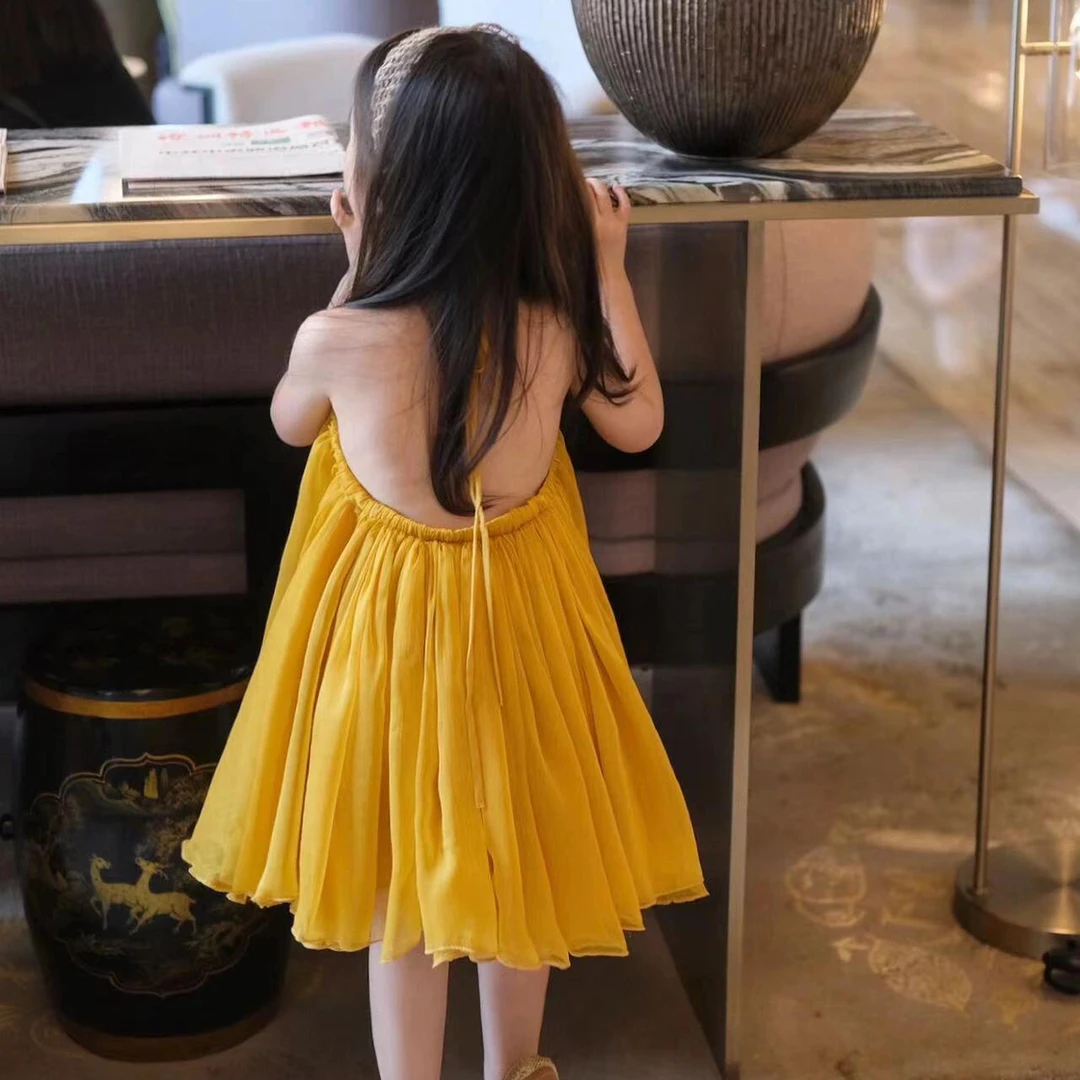 【现货】女童洋气度假裙25夏女宝时髦沙滩裙挂脖连衣裙休闲潮纱纱裙