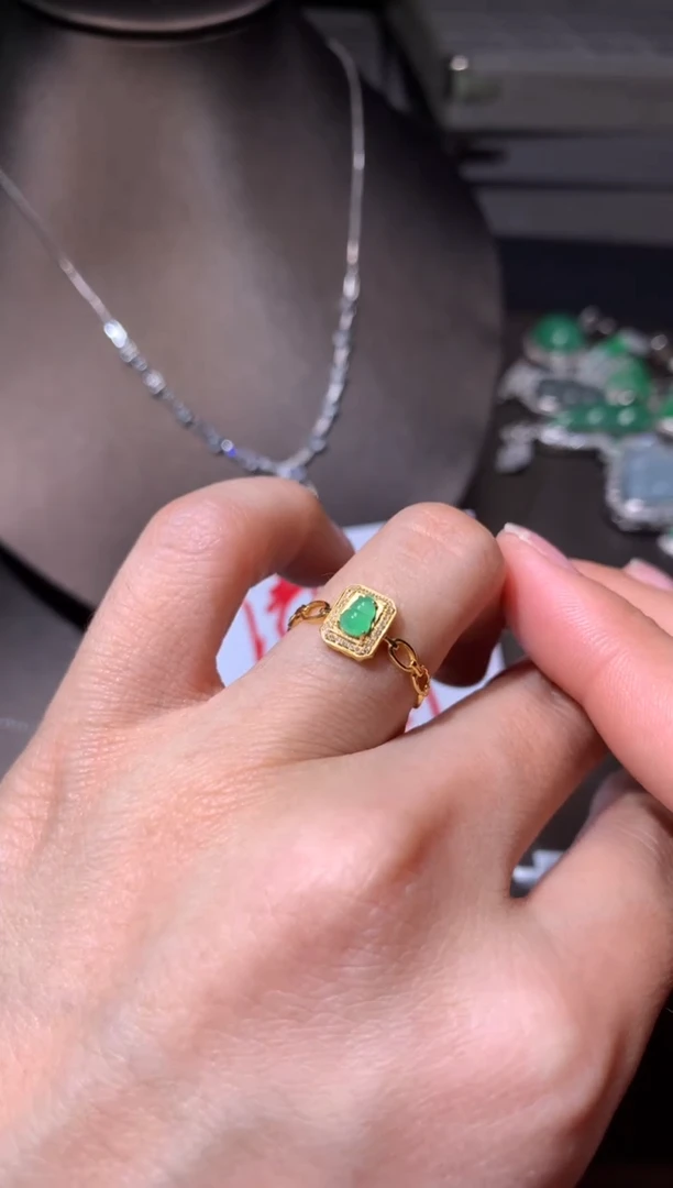 【闪购商品】翡翠戒指18K金镶嵌葫芦