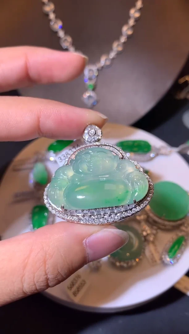 【闪购商品】翡翠吊坠(不含链)18K金镶嵌吊坠