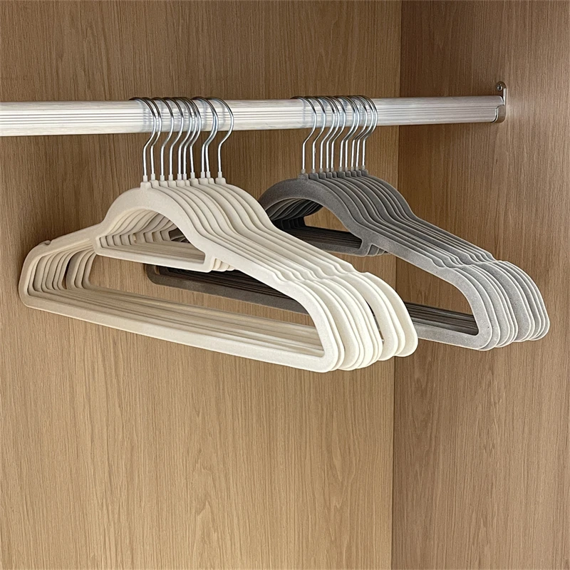 （外贸单植绒衣架）家用挂衣无痕防肩角防滑晾衣服撑子专用衣服